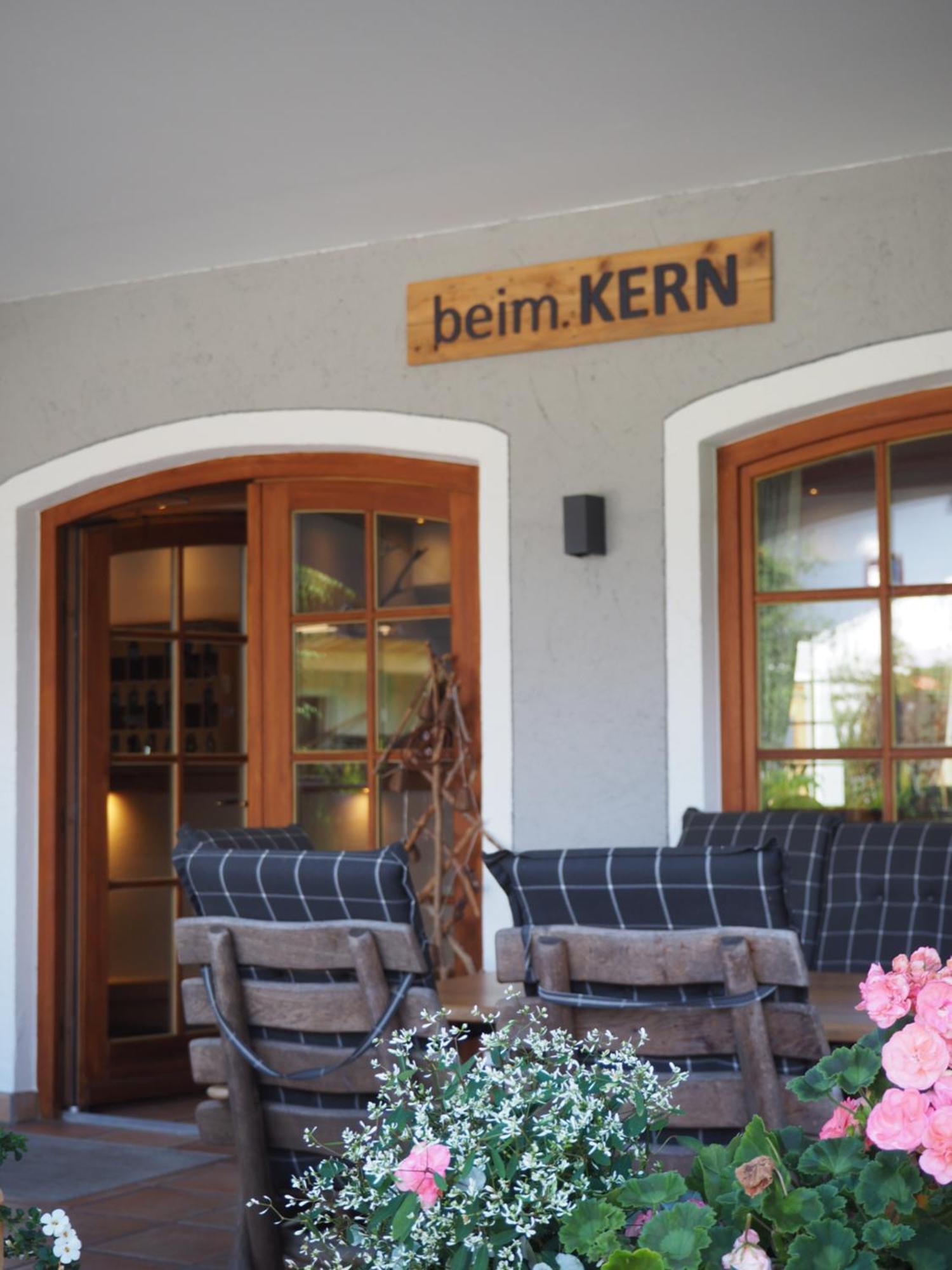 Hotel Garni Kern Halfing ภายนอก รูปภาพ